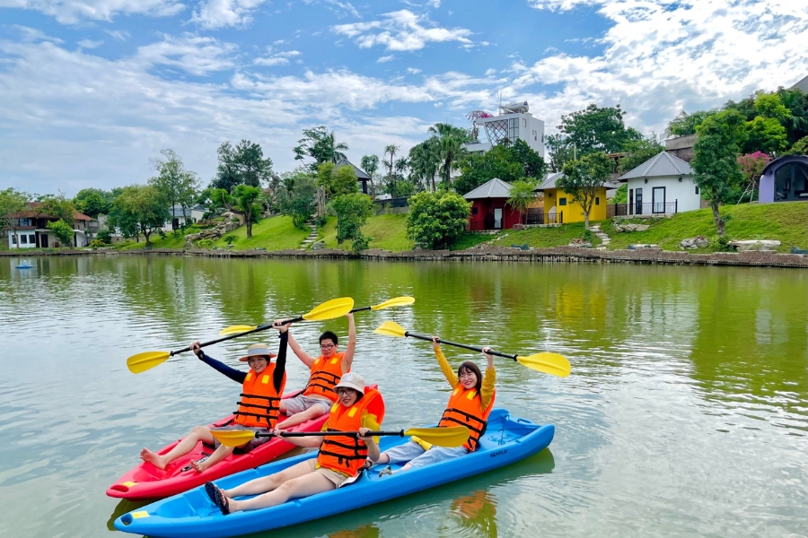 Cắm Trại Ở Hồ Đồng Chanh – Khám Phá “Thuỵ Sĩ Thu Nhỏ” Giữa Lòng Hòa Bình