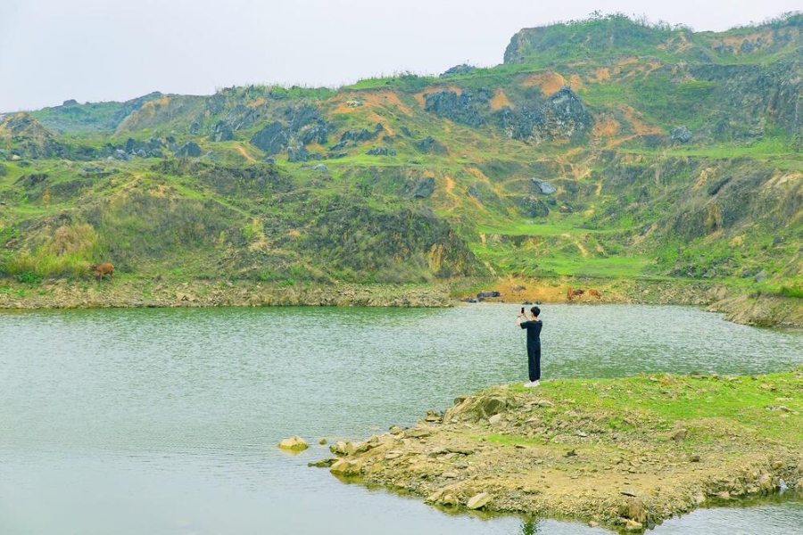 Cắm Trại Mỏ Đá Bình Minh: Hành Trình “Trốn Phố” Giữa Thiên Nhiên Trong Trẻo