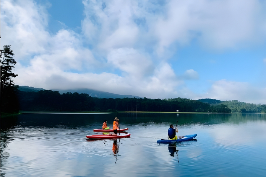 Cắm Trại Hồ Đá Lải: Điểm Dã Ngoại Lý Tưởng Cho Team Bạn Bè