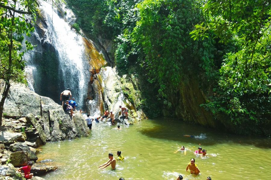 Điểm Cắm Trại Lý Tưởng Tại Thác Vạn Mơ