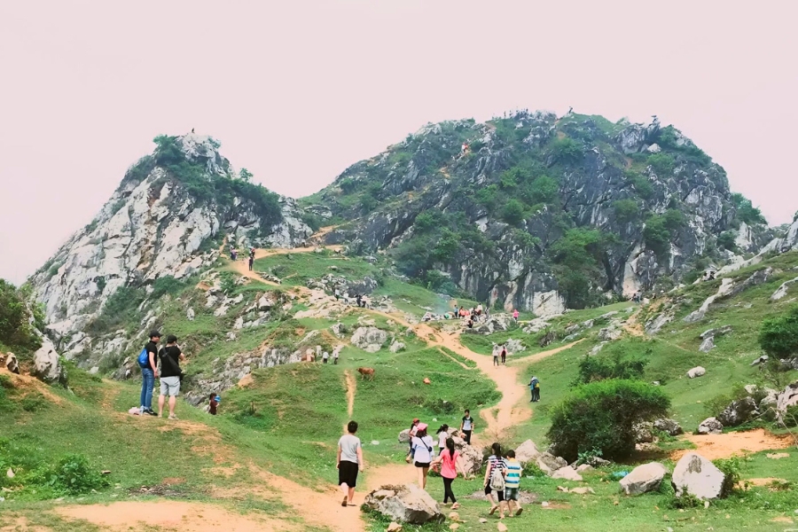 Cắm Trại Núi Trầm – Khám Phá Nét Hoang Sơ Giữa Lòng Chương Mỹ