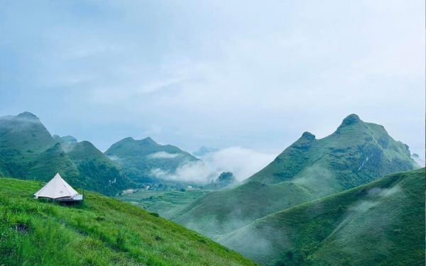 Cắm Trại Cao Bằng: Khám Phá Những Địa Điểm Đẹp Mê Ly