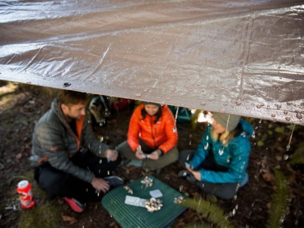 Cắm Trại Dưới Trời Mưa: Tận Hưởng Chuyến Đi Theo Cách Khác Biệt