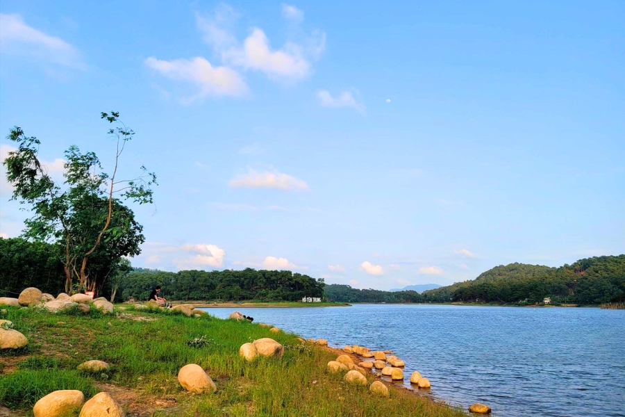 Top Những Trải Nghiệm “Phải Thử” Khi Cắm Trại Hồ Yên Trung