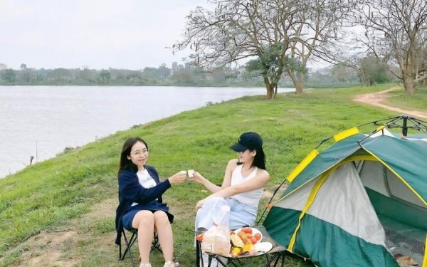 Đánh Thức Mùa Hè Bằng Chuyến Cắm Trại Khu Vực Hồ Hòa Bình Đầy Nắng Và Gió