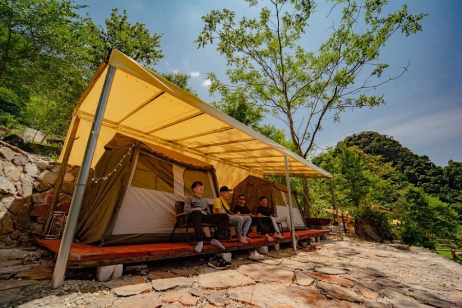 Cắm Trại Hồ Thang Hen: Trải Nghiệm Giữa Hồ Ngọc Bích Của Cao Bằng