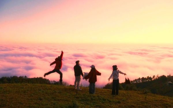 Cắm Trại Sơn La – Trải Nghiệm Giữa Biển Mây Và Núi Rừng Tây Bắc